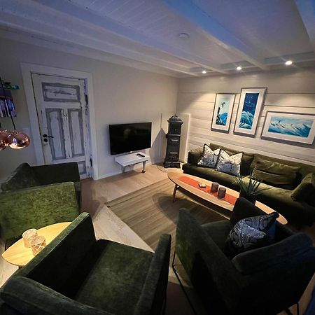 Kjosen Lodge, Lyngen. Lyngseidet エクステリア 写真