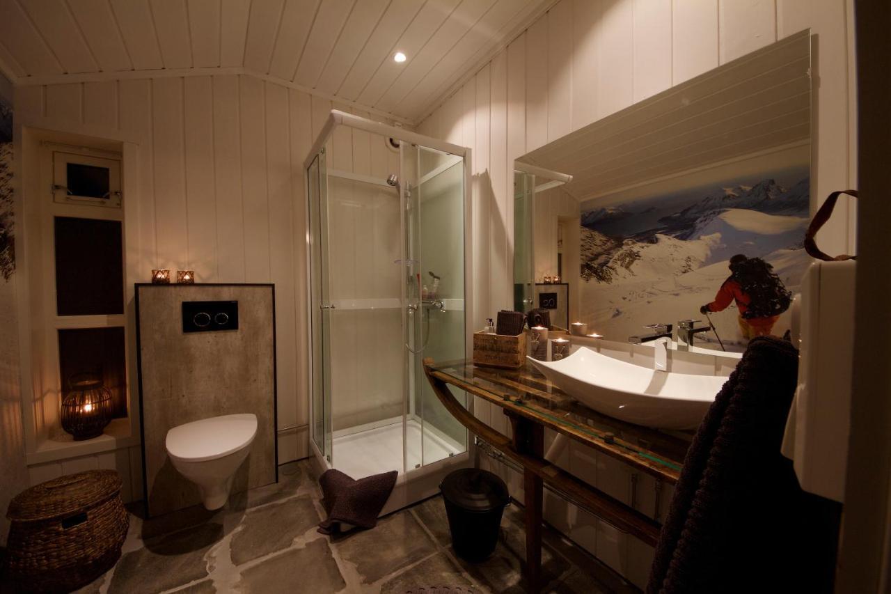 Kjosen Lodge, Lyngen. Lyngseidet エクステリア 写真