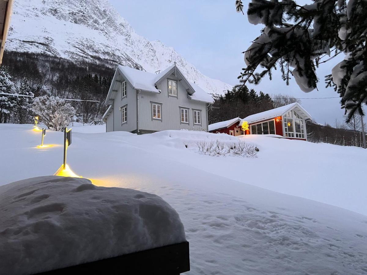 Kjosen Lodge, Lyngen. Lyngseidet エクステリア 写真