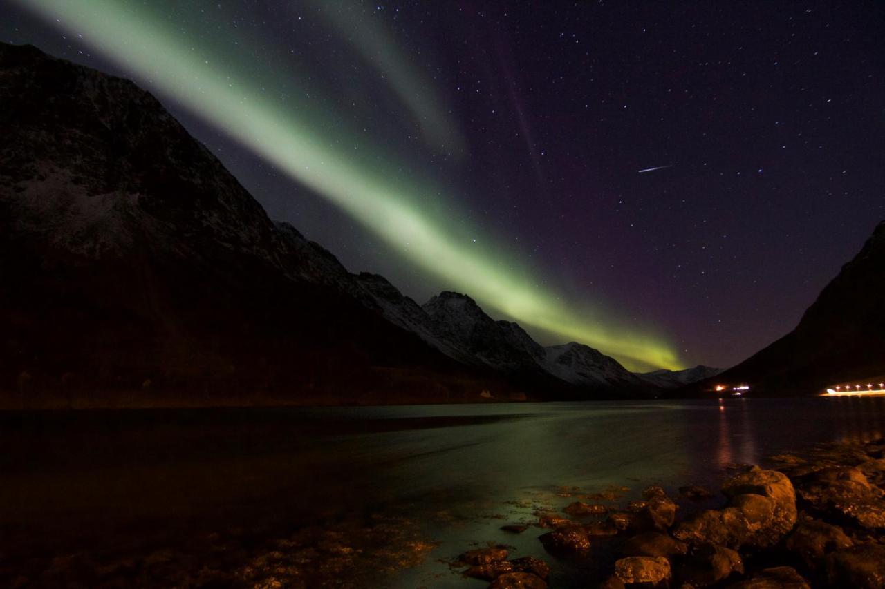 Kjosen Lodge, Lyngen. Lyngseidet エクステリア 写真